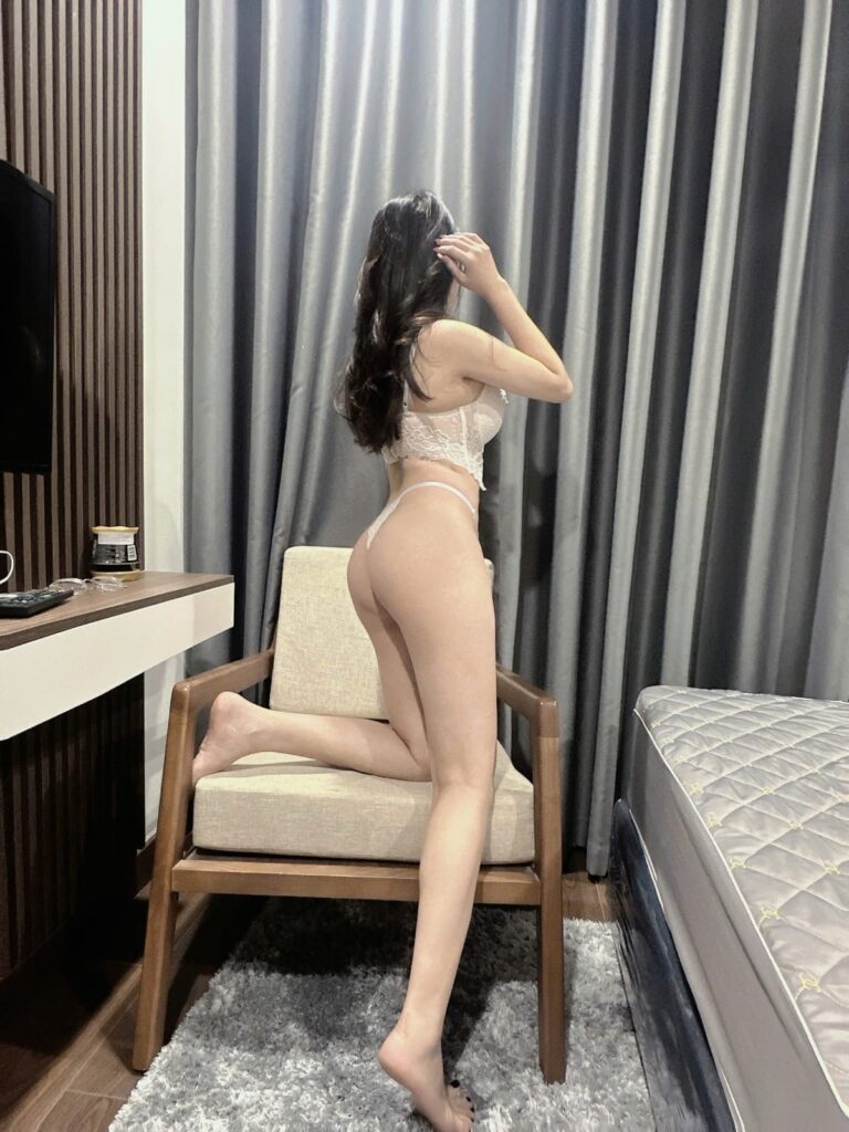 Vivian photo 6